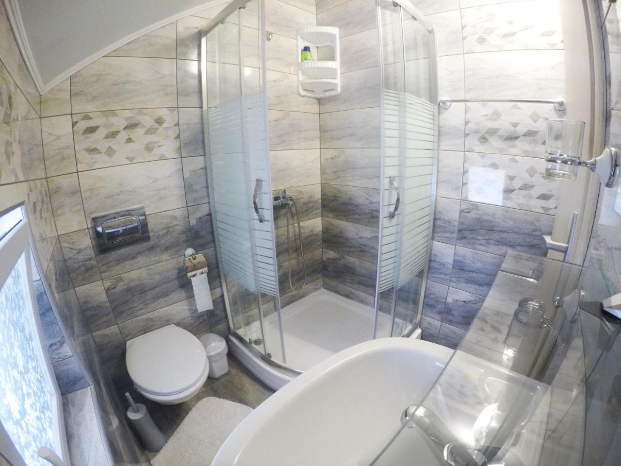 Guest House Toic Кореница Екстер'єр фото